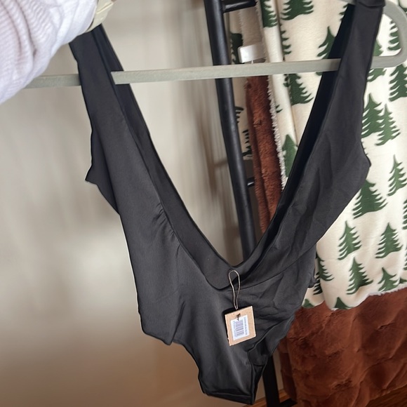 Thaikila Bathing Suit - Picture 3 of 6